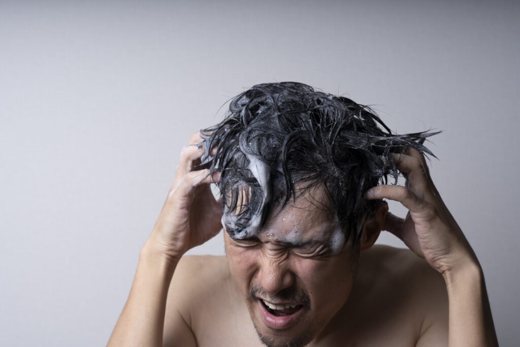 耳の後ろの加齢臭に効果的な洗浄方法